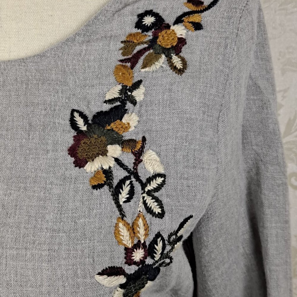 Zara Basic Collection Size Xs Gray Embroidered Fl… - image 2